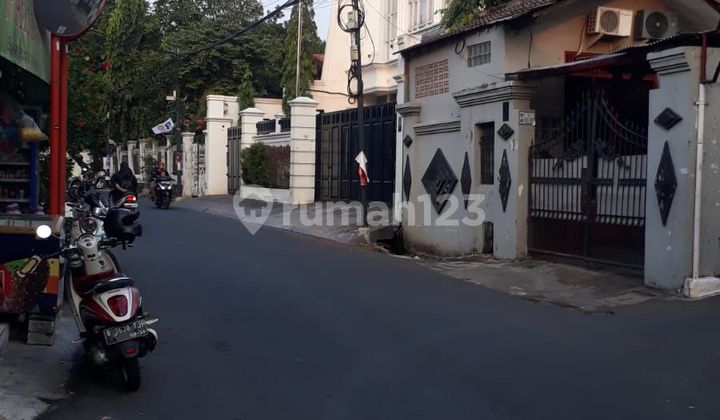 Rumah di Gang Sebrang Stasiun Lenteng Agung Jakarta Selatan 2