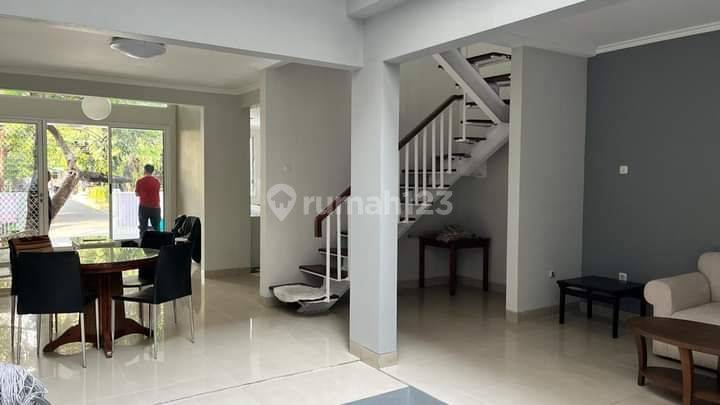 Rumah Hanya 1 Menit ke Pondok Indah Mall 2