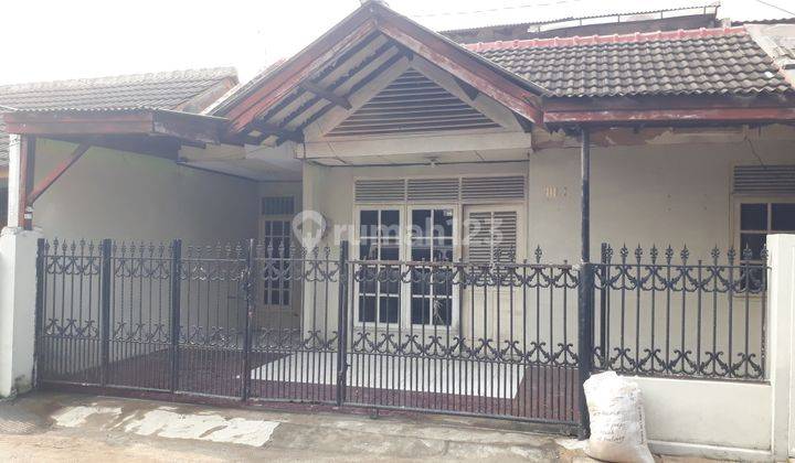 Rumah Adem Dalam Komplek Deppen Cibubur