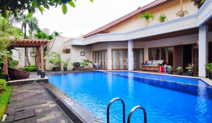 RUMAH SIMPRUG GOLF • CLASSY LOCATION • JAKARTA SELATAN  2