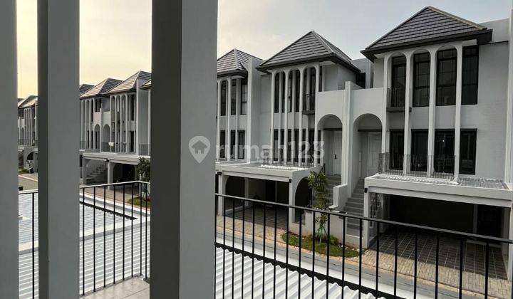 Rumah 3 Lantai Di Bsd City Siap Huni Super Cantik Lokasi Cakep 1