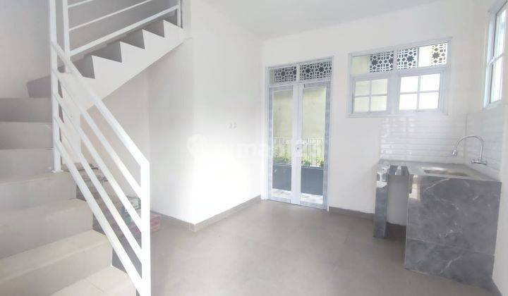 Dijual rumah 2 lantai 5 menit dr mall gajah Mada plaza 2