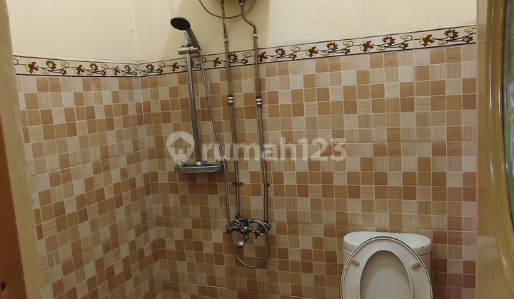 DIJUAL SECEPATNYA RUMAH CANTIK & BAGUS 2 LANTAI DEKAT EXIT TOL MALANG 2