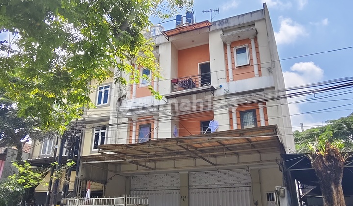 FOR SALE QUICKLY, ACTIVE 3-STORY BOARDING HOUSE, VERY STRATEGIC LOCATION. 2