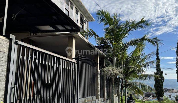 Rumah Villa Cantik dan bagus Siap Huni modern harga murah Lokasi sangat strategis  2