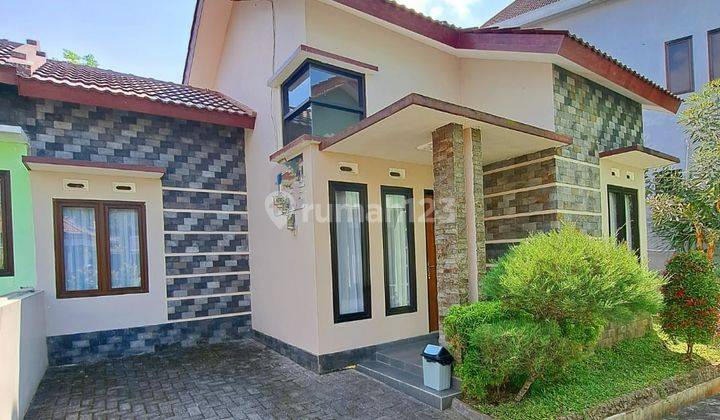 Rumah villa Cantik dan bagus Siap Huni modern minimalis harga terjangkau  1