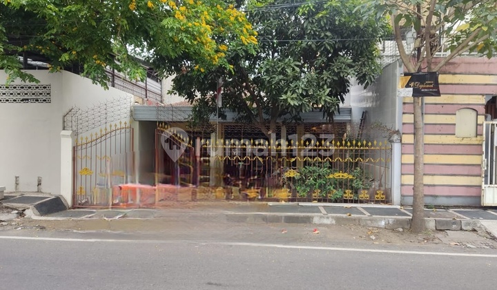 CEPAT RUMAH 2 LANTAI CANTIK BAGUS LOKASI SANGAT STRATEGIS HARGA TERJANGKAU