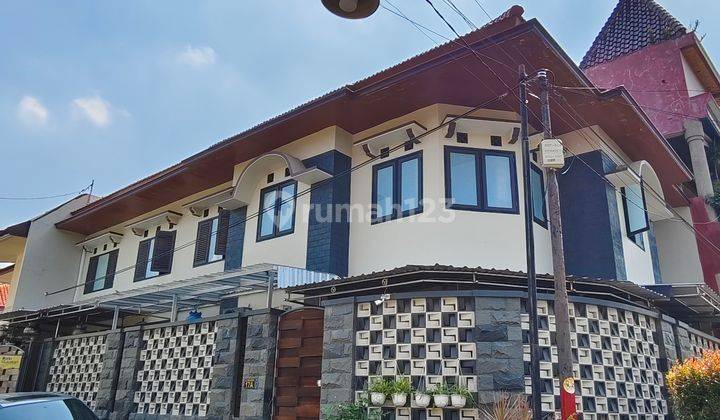 CEPAT RUMAH+KOST 2 LANTAI CANTIK & BAGUS LOKASI SANGAT STRATEGIS 1