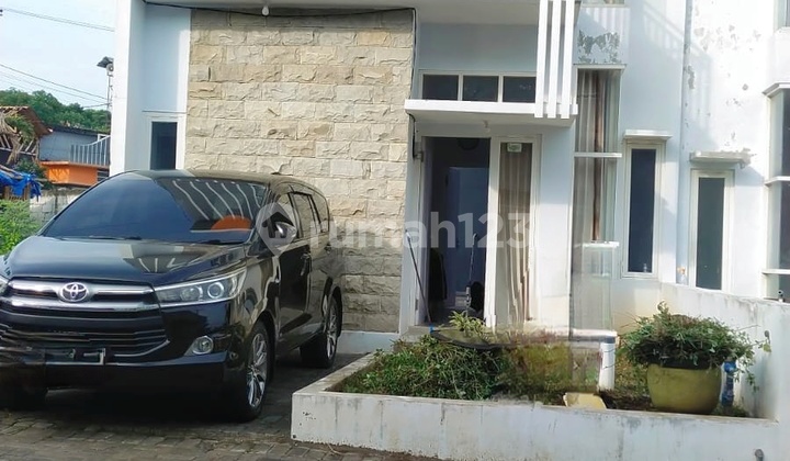 Rumah 2 Lantai Bagus Modern Siap Huni Lokasi Dekat Kota Batu Harga Sangat Terjangkau