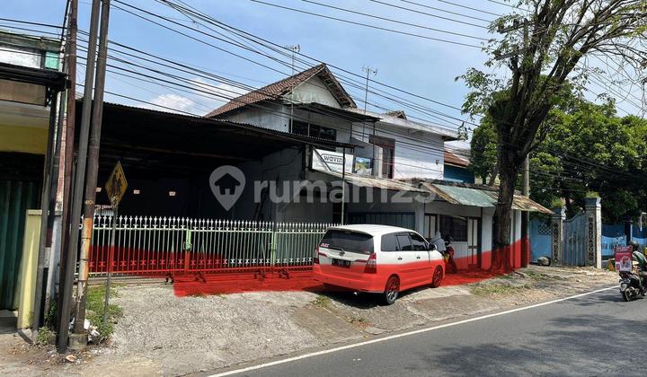 Rumah 2 Lantai Lokasi Sangat Strategis Dijalan Raya Harga Sangat Terjangkau Rumah 2 Lantai Lokasi Sangat Strategis Dijalan Raya Harga Sangat Terjangkau