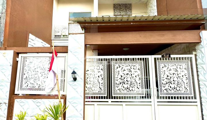 DIJUAL SECEPATNYA RUMAH 2 LANTAI BAGUS MODERN HARGA SANGAT TERJANGKAU