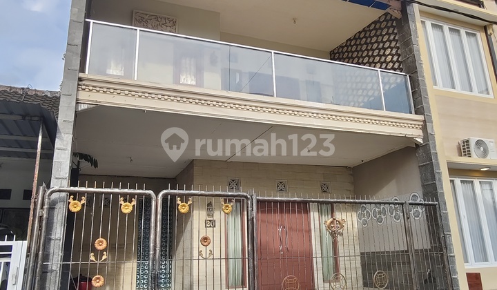 Rumah 2 ½ Lantai Bagus Siap Huni Modern Harga Sangat Terjangkau Lokasi Sangat Strategis 1