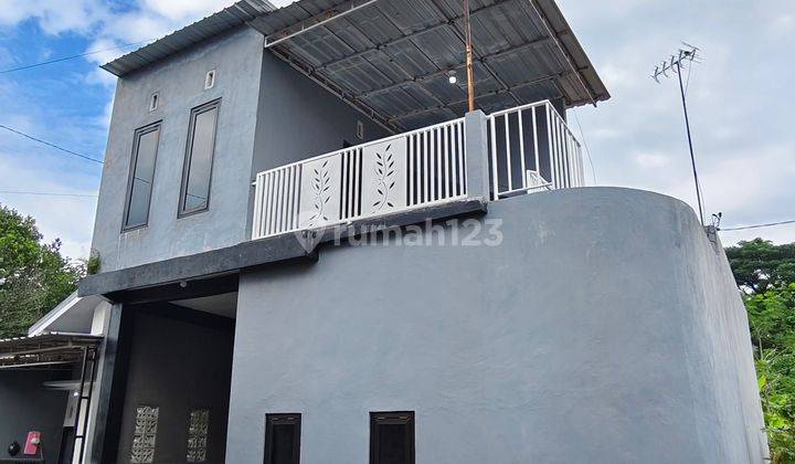 Rumah Dijual Secepatnya 2 Lantai Cantik Dan Bagus Harga Sangat Terjangkau 1