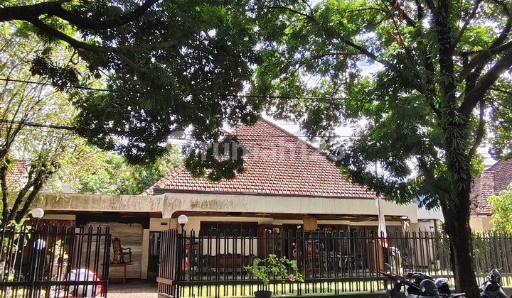 DIJUAL RUMAH KOLONIAL BELANDA LOKASI SANGAT STRATEGIS HARGA SANGAT TERJANGKAU