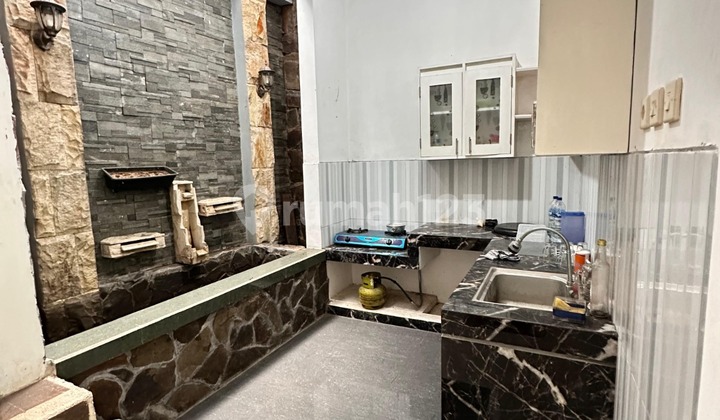 FOR SALE QUICKLY, 2-STORY COOL HOUSE AT A VERY AFFORDABLE PRICE 2