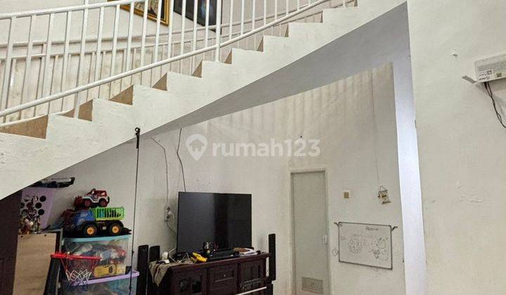 DIJUAL SECEPATNYA RUMAH DUA LANTAI CANTIK DAN BAGUS HARGA SANGAT TERJANGKAU 2