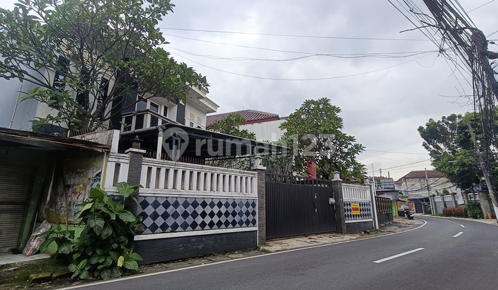 Rumah Siap Huni 2 Lt Luas 293M, Jalan Paso Jagakarsa, Cash Only, Depan Jalan Raya 2
