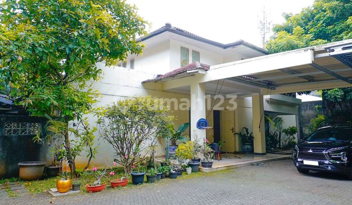 Premium Luxury House on Jalan Pemayon Pasar Minggu, Area 1450 M², Move-In Ready 2