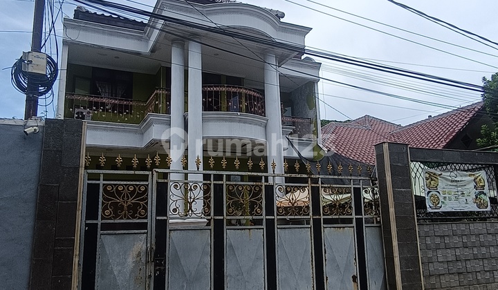 Dijual Rumah 2 Lantai di Jalan Guru Lenteng Agung - Luas 368M Cocok untuk Usaha, Cash Only! Dijual Rumah 2 Lantai di Jalan Guru Lenteng Agung - Luas 368M Cocok untuk Usaha, Cash Only!