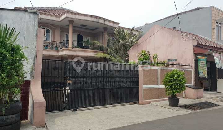 2-Story House, 482M Area, Muhajar Street, Kebon Jeruk, Cash Only