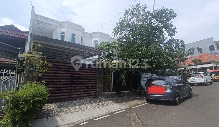Sale!! Dijual Rumah Luas 419 M² Dekat Stasiun Kereta — Lokasi Strategis, Depan Taman Asri