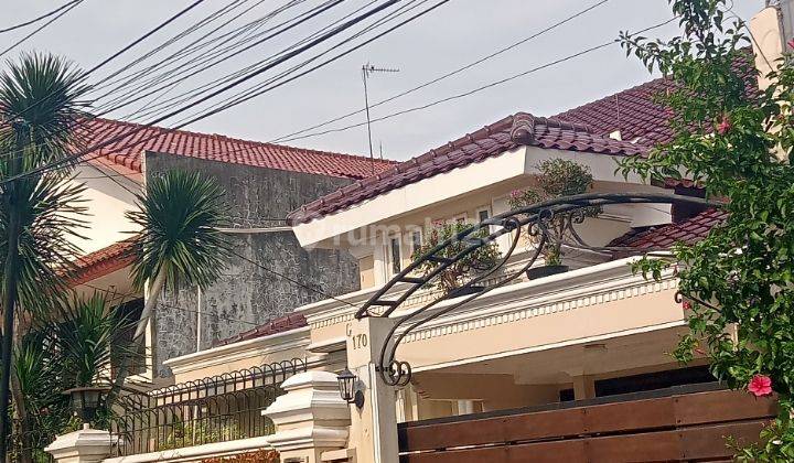 Rumah modern LT.400 m2 dekat Dari stasiun tebet 4