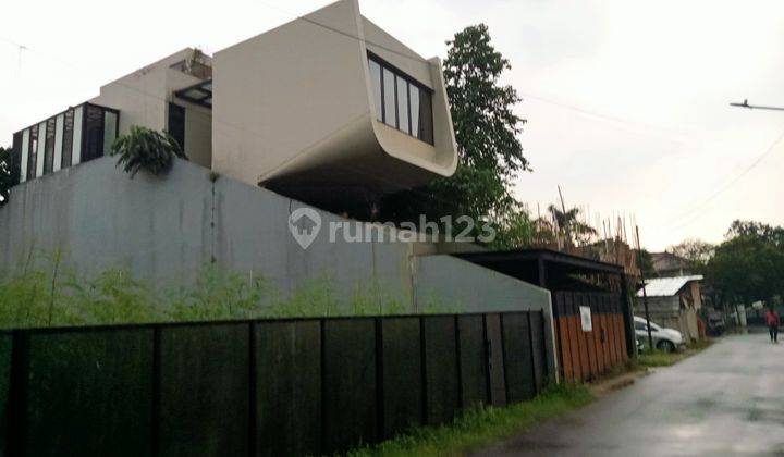 Rumah modern LT 219 m2,daerah cilandak barat 2