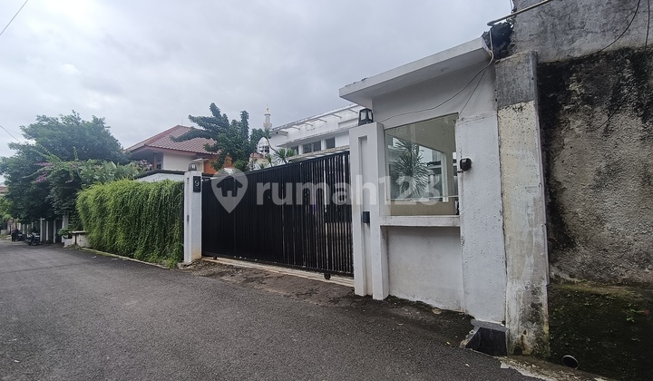 Rumah Mewah Siap Huni 2Lt Luas 950M, Jalan Benda Dalam, Jagakarsa, Cash Only, Dekat Tol Andara 2