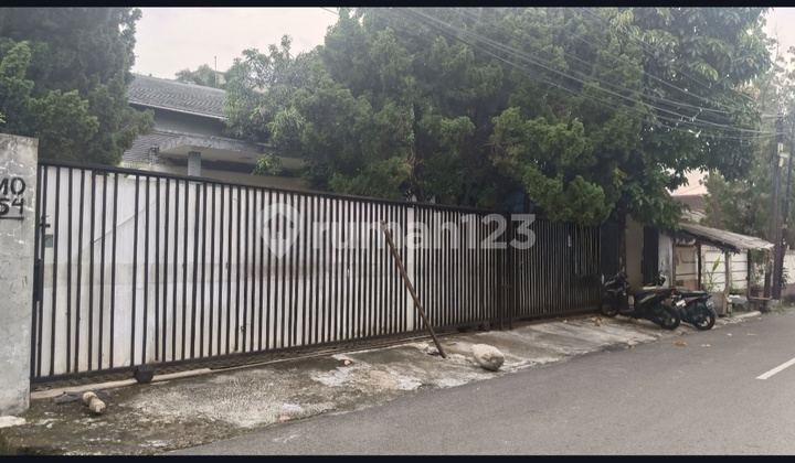 Rumah Besar Di Warung Buncit, Mampang - Luas 332 M², Lokasi Komersial Strategis, Cocok Untuk Usaha, Cash Only!"