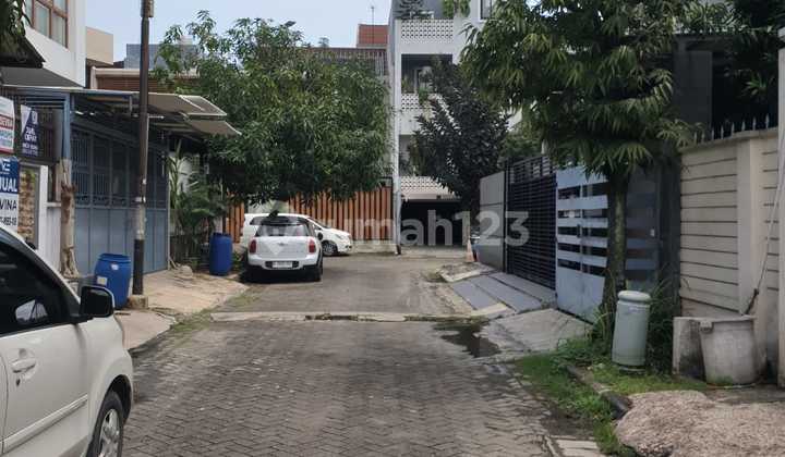 2-Storey Ready-to-Occupy House, Grisenda Complex, Jakut, Cash Only, 15 Minutes from Pluit Toll Road. 2