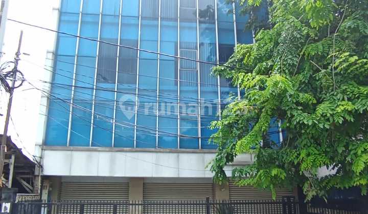 Perkantoran Strategis 3 Lantai Luas Tanah 208 M, Jl Iskandar,cocok Untuk Usaha 