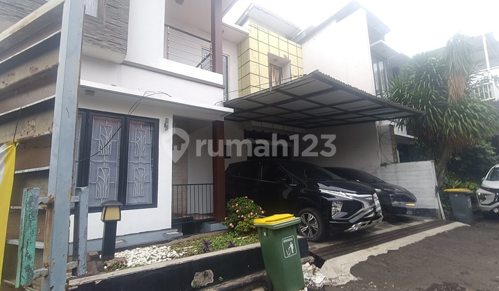 Modern 160m Townhouse Tegal Parang, Strategic Location Near Pancoran Toll Road - Cash Only