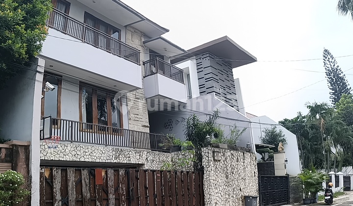 Modern 2-Story House, 237m² Area, in Central Cilandak, Comfortable and Ready to Occupy