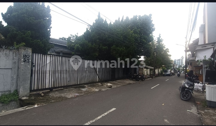 "A Large House in Warung Buncit, Mampang - Area 332 M², Strategic Commercial Location, Suitable for Business, Cash Only!" 2