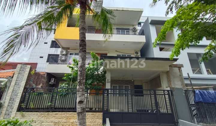 Rumah Minimalis Modern Di Johar Baru Jakarta Pusat, Luas Tanah 168 M SHM 2