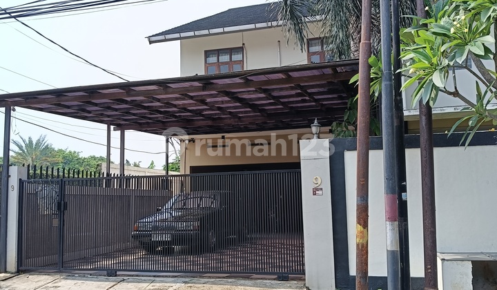 Rumah Modern 2 Lantai, Luas 350M Daerah Cilandak,Lingkungan Nyaman