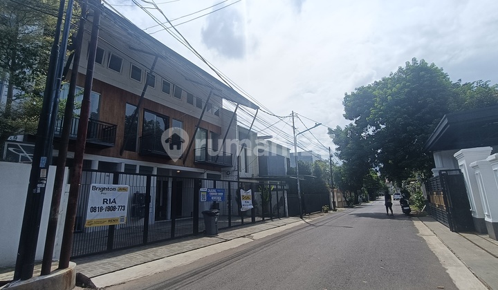 Rumah Modern 2 Lantai Luas 237M di Jalan Zamrud Cilandak Cash Only Dekat Tol Fatmawati Rumah Modern 2 Lantai Luas 237M di Jalan Zamrud Cilandak Cash Only Dekat Tol Fatmawati