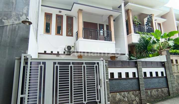 2-Storey Ready-to-Occupy House, 188M² Area, East Kemang, Cash Only. Strategic Location.