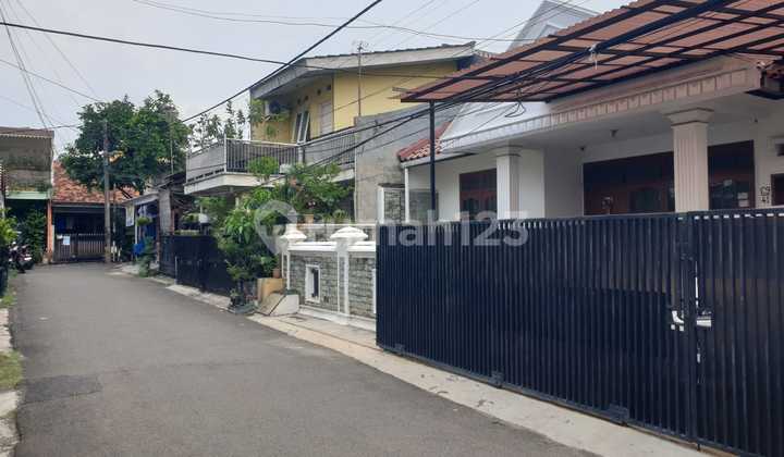 Minimalist Modern 2-Story House, 201m² Area, in Duren Sawit Housing, Strategic Location, Cash Only Minimalist Modern 2-Story House, 201m² Area, in Duren Sawit Housing, Strategic Location, Cash Only