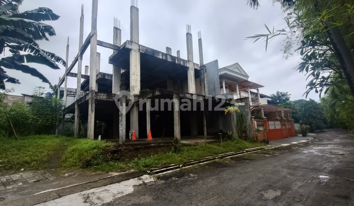 Cash Only, Rumah Mangkrak 2Lt Luas 245M di Komplek Kavling , Cipete, Strategis