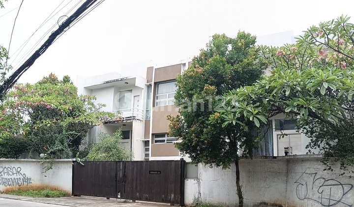 Rumah Besar 2Lt Siap Huni Luas 828M, Jalan Duren Bangka Samping Jalan ,Ada Kolam Renang,Cash Only