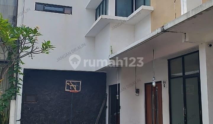 Modern House in Vila Serenity Srengseng Sawah Jagakarsa, Area 145m², Cash Only