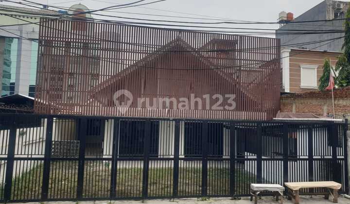 Rumah Siap Huni Luas 397M, Jalan Raden Saleh, Jakpus, Cash Only, Cocok untuk Usaha Kantor. Strategis Rumah Siap Huni Luas 397M, Jalan Raden Saleh, Jakpus, Cash Only, Cocok untuk Usaha Kantor. Strategis