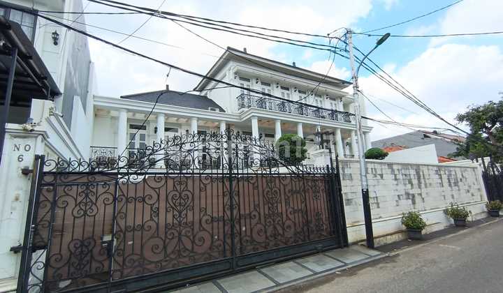 Rumah Mewah Siap Huni 850m, Lokasi Strategis