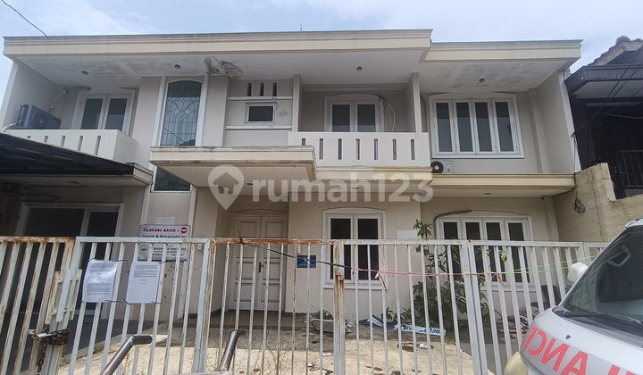 Old House 2 Floors, Area 249M, Taman Bukit Kemang Housing, Cash Only, Near Antasari Flyover.