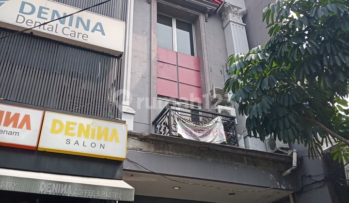 Ruko Luas 76m Hadap Jalan Di Komp Gtand Palace Pancoran, Lokasi Strategis