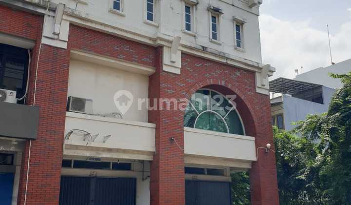 3-Story Shop House Ready for Occupancy, Area 133M Pluit Sakti Main Road Penjaringan, Cash Only