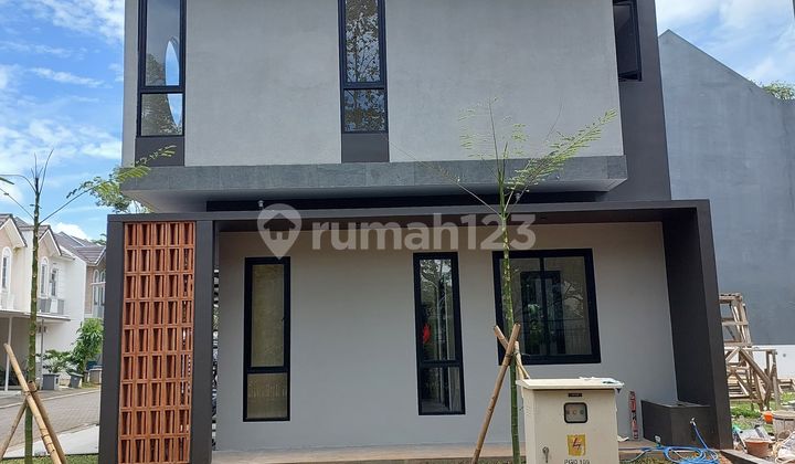 Dijual rumah bangunan mandiri siap huni di cluster Vanya park 1