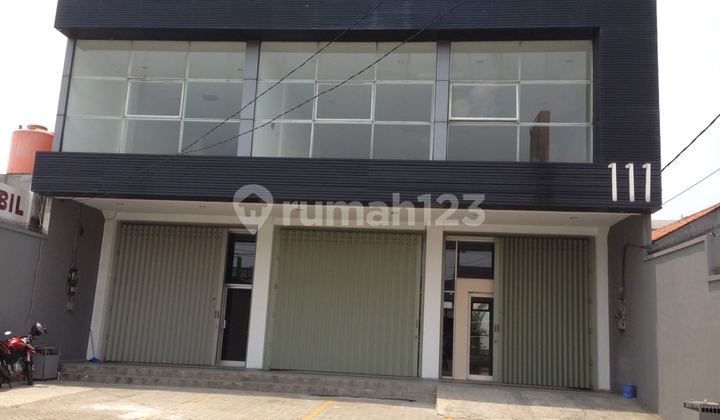 For Rent: Shop House on a Busy Main Road in Serpong