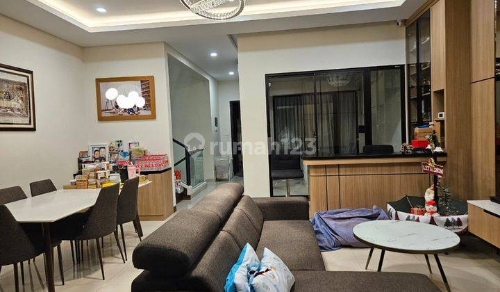 Dijual Cepat Rumah Kawasan Mewah Cluster Mozart Sudah Full Furnished Siap Huni di Gading Serpong  2